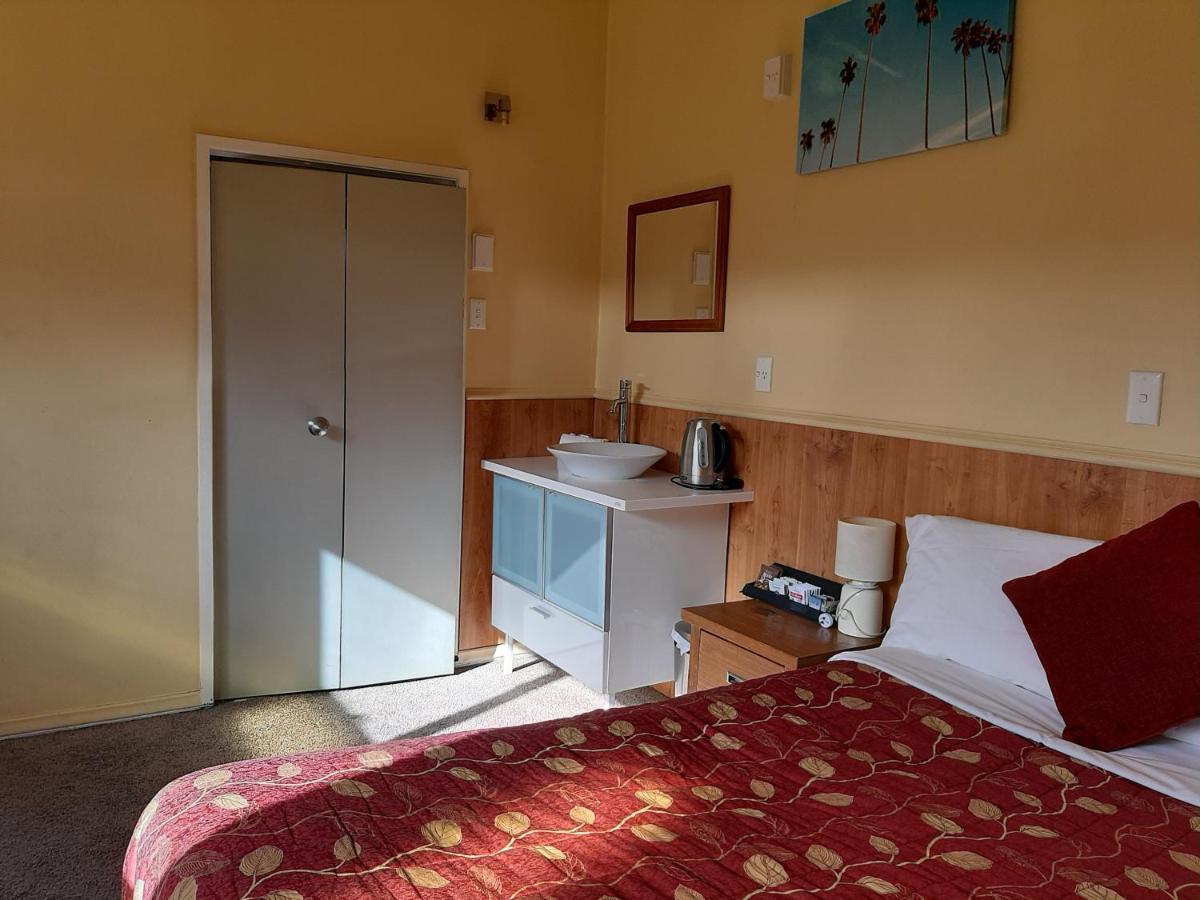 Dupont Motels Lower Hutt Exteriör bild