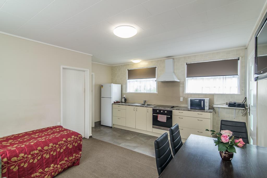 Dupont Motels Lower Hutt Exteriör bild