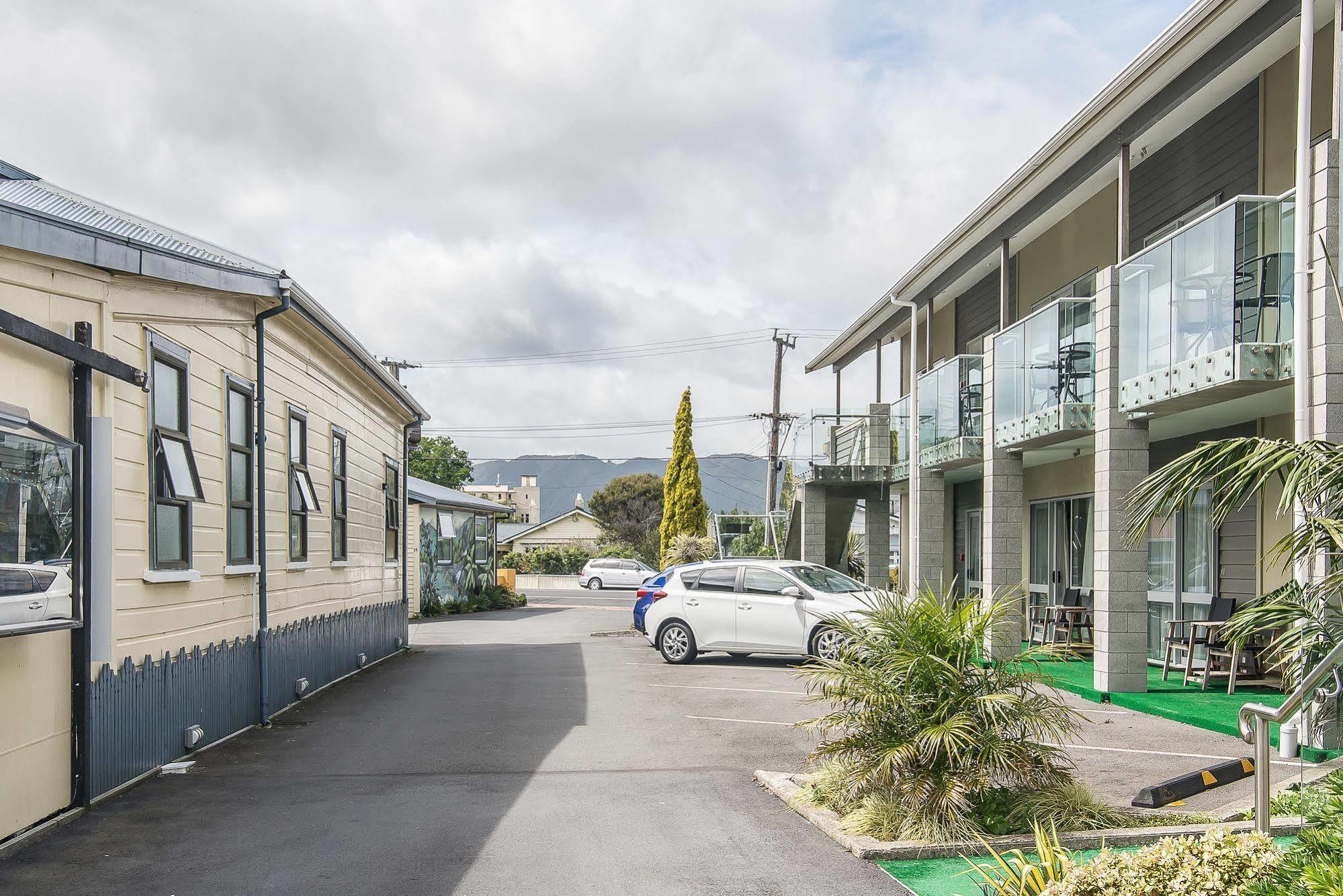 Dupont Motels Lower Hutt Exteriör bild